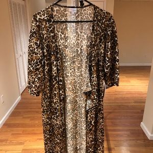 LuLaRoe Medium Shirley leopard